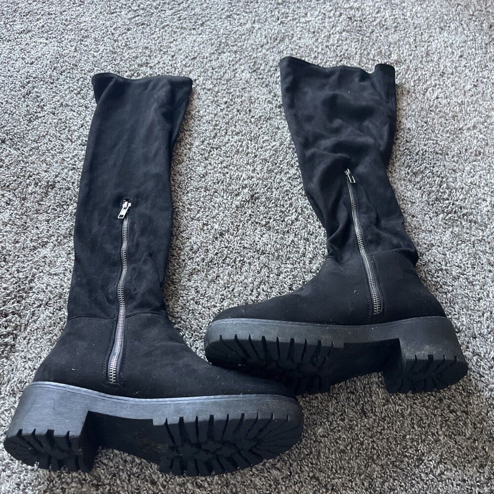 Women’s COOLWAY BENJI BLACK VELVET BOOTS Size US 8 Platforms